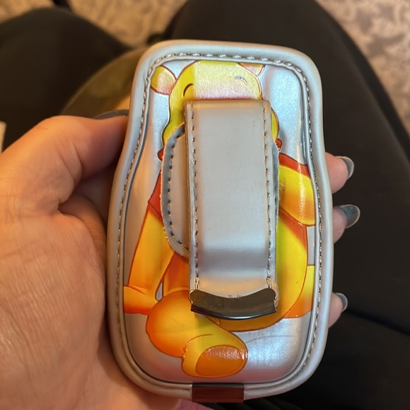 Winnie the Pooh new in box vintage flip phone holder with clip on back - Picture 4 of 6